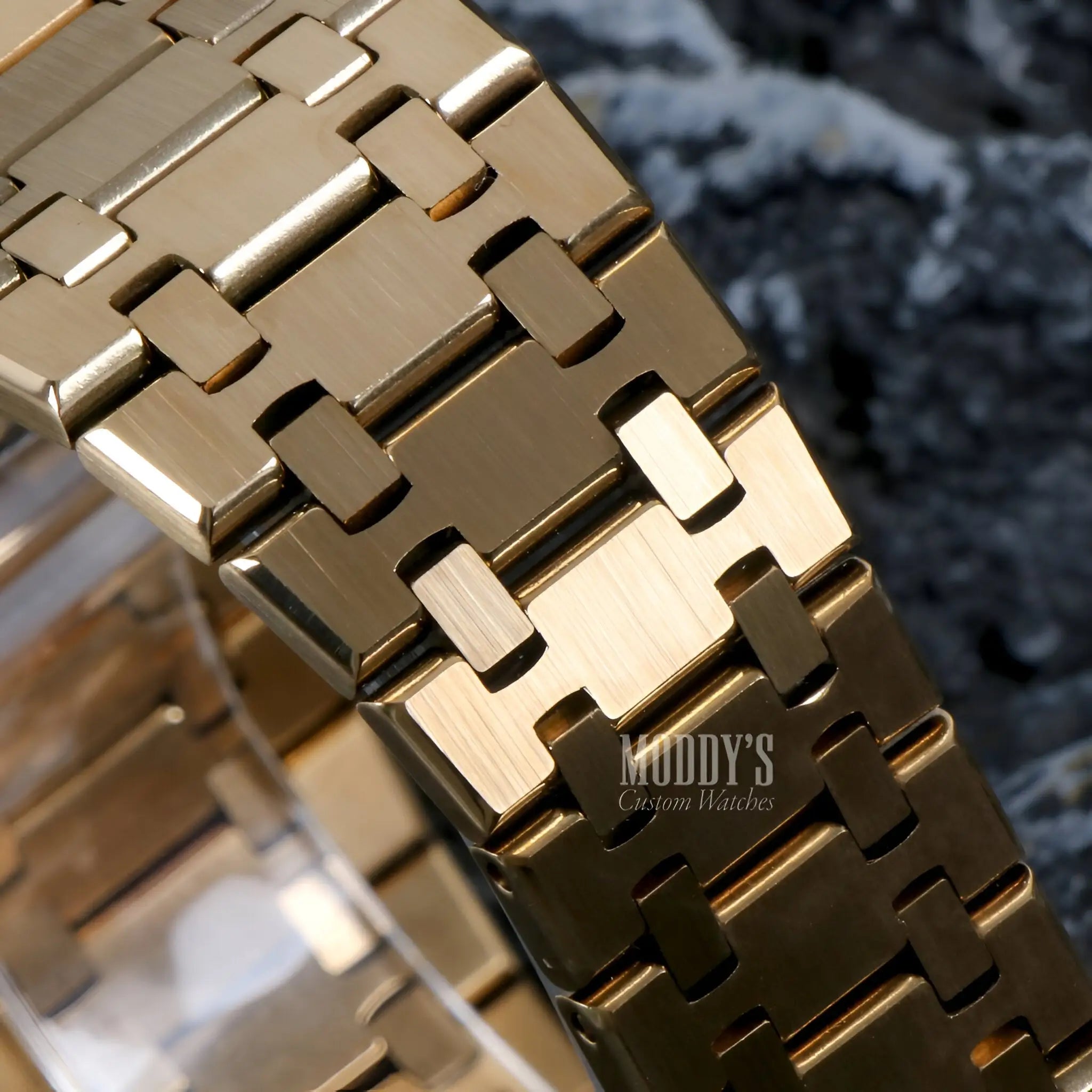 Royal Seikoak | Yellow Gold - Image 3
